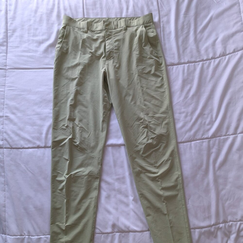 Fabletics "The Only" 4-way Stretch Pant, Spring Green, 34 X 32